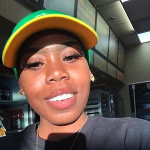 Meet your Posher, Stephany